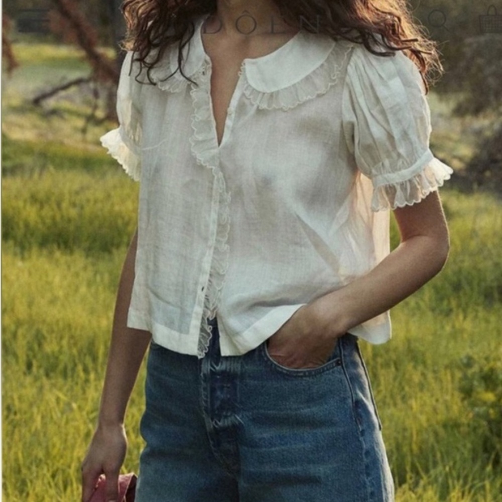 Doen Flute top in sea salt Blouse with Ruffles and Embroidery